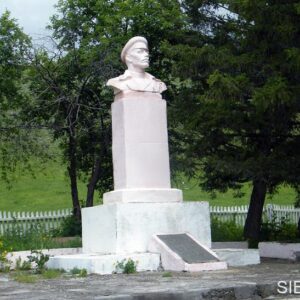 Памятник Сухову